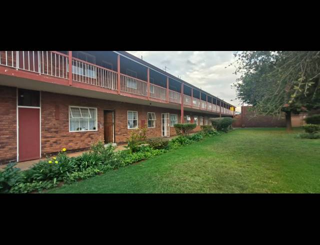 2 BEDROOM TOWNHOUSE FOR SALE IN HORIZON VIEW
